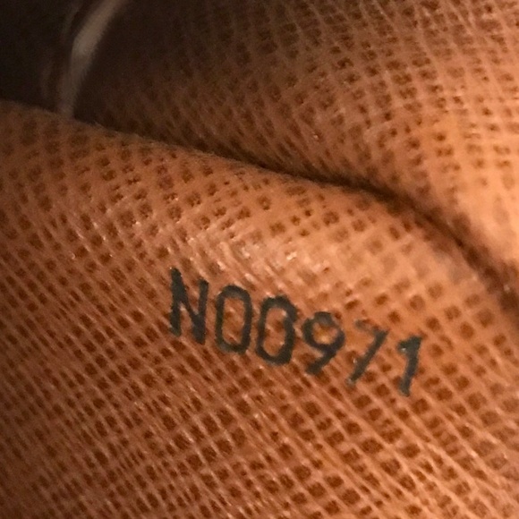 Louis Vuitton Monogram Trocadero MM Crossbody - Picture 14 of 14